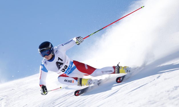 Marco Odermatt titré en descente à Davos