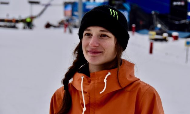 Sarah Höfflin touchée au genou droit