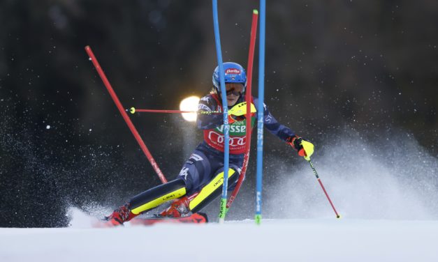 Mikaela Shiffrin intouchable, doublé américain