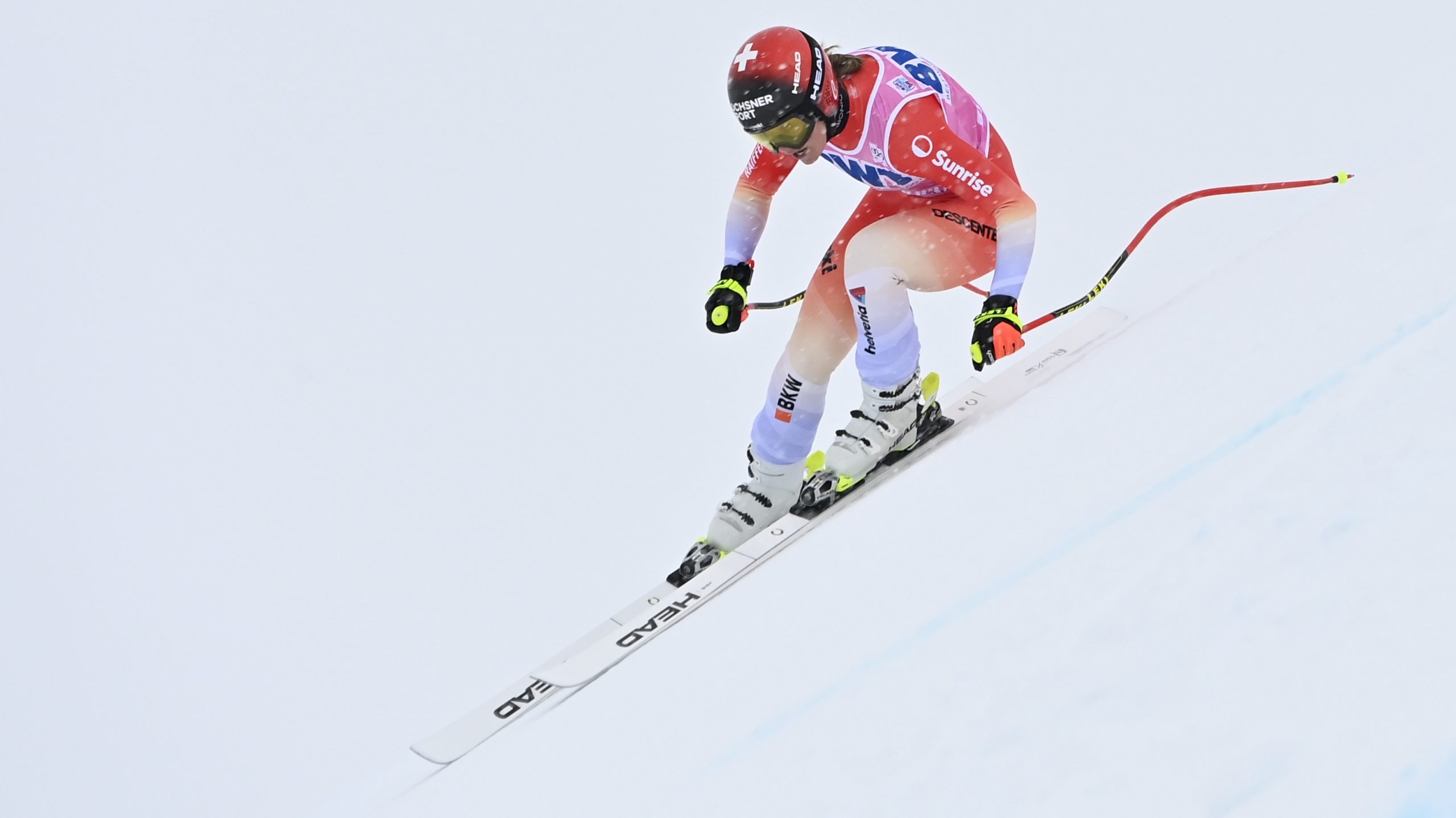 Elena Curtoni surprend Sofia Goggia et Corinne Suter