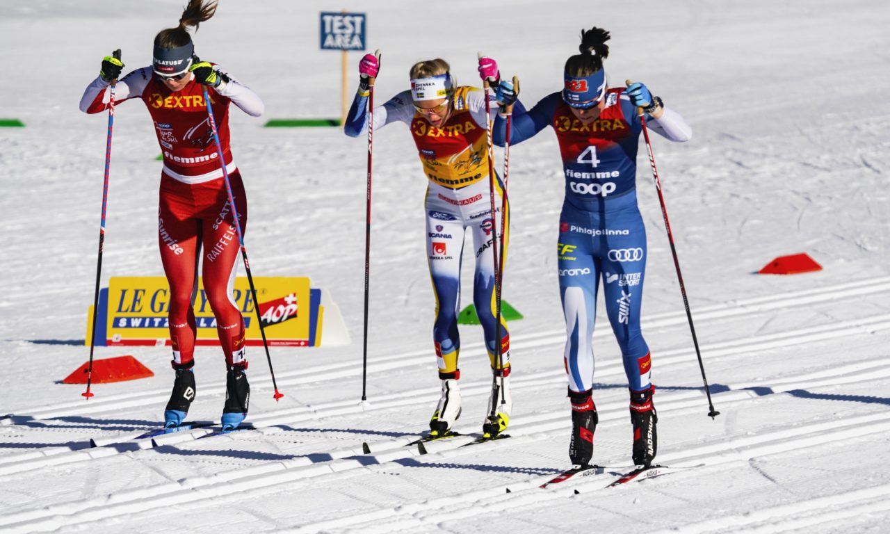 Nadine Fähndrich chute seule et perd son dossard rouge