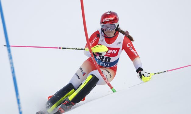 Petra Vlhova souveraine à Levi, Mélanie Meillard confirme