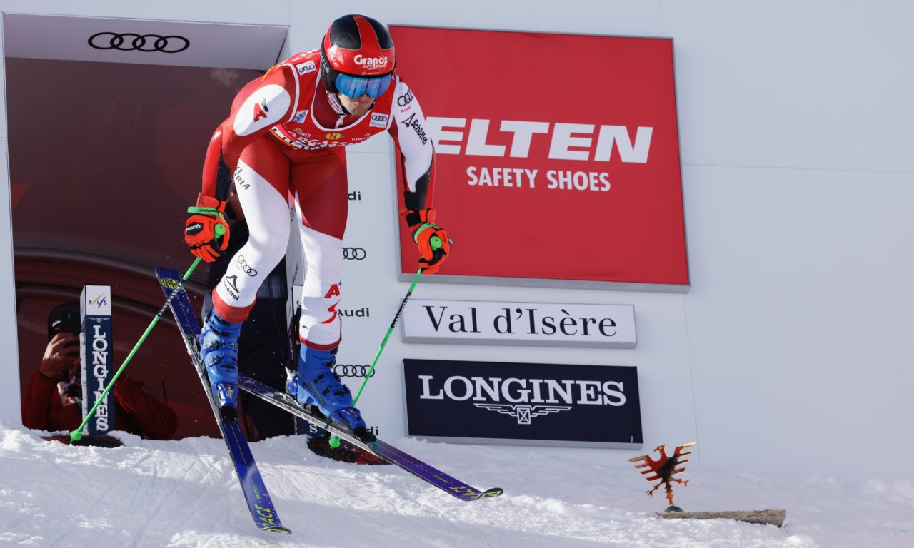 Roland Leitinger range les skis en pleine saison