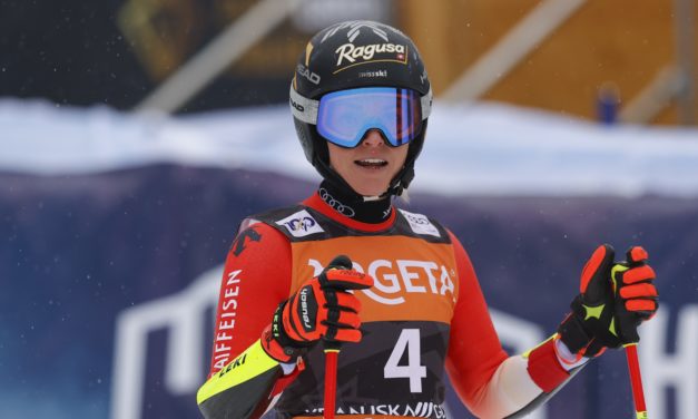 Lara Gut-Behrami a dû penser au parapluie en plus du ski