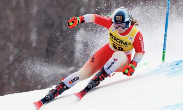 Stefanie Grob dans les cinq, doublé de Doriane Escané