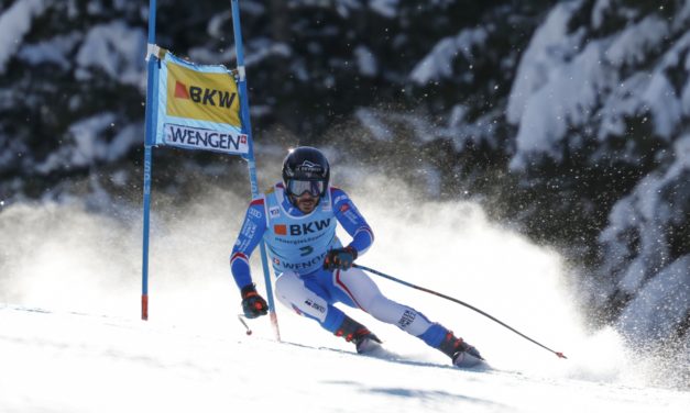 Cyprien Sarrazin en démonstration à Wengen devant Marco Odermatt