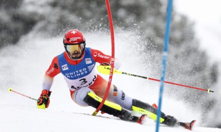 Loïc Meillard signe une splendide première victoire en slalom