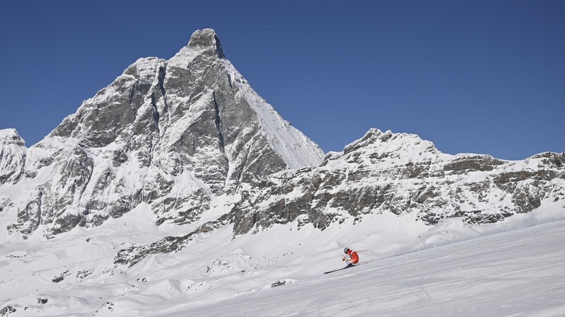 En réponse à la FIS, Zermatt interdit les pros sur son glacier