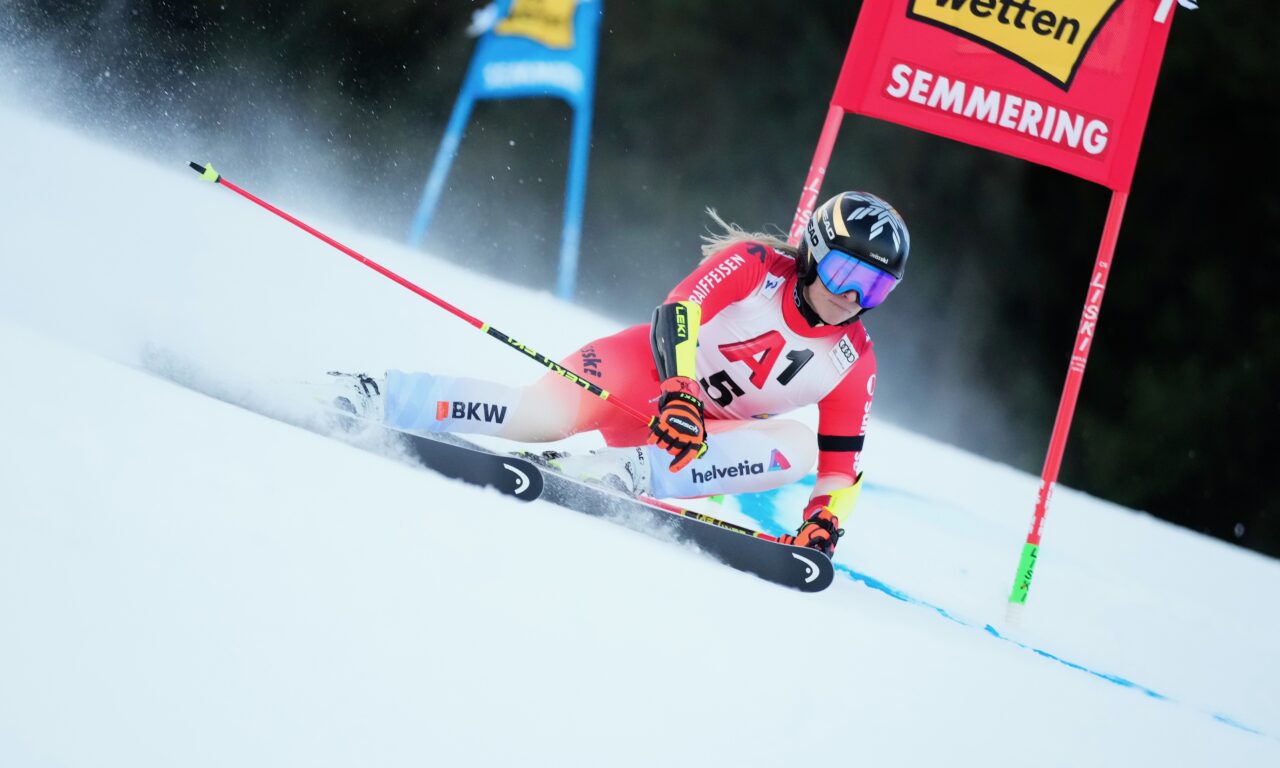 Lara Gut-Behrami frustrée lors du géant de Semmering