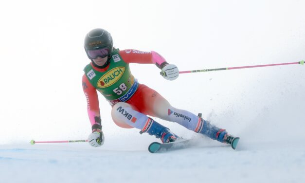 Janine Schmitt remonte sur la boîte en descente