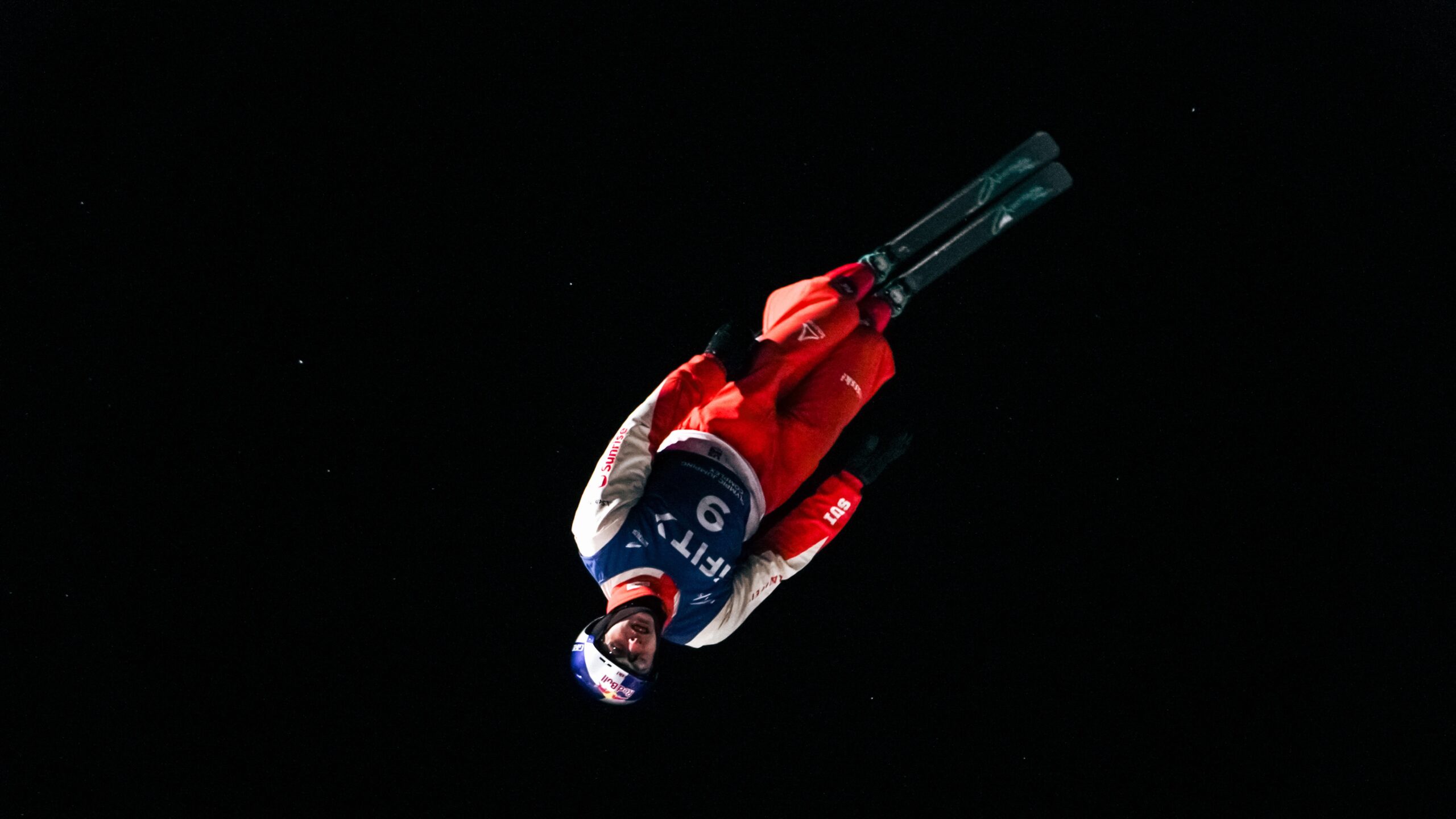 Noe Roth Designer Noé Roth manque sa réception et le podium au Canada
