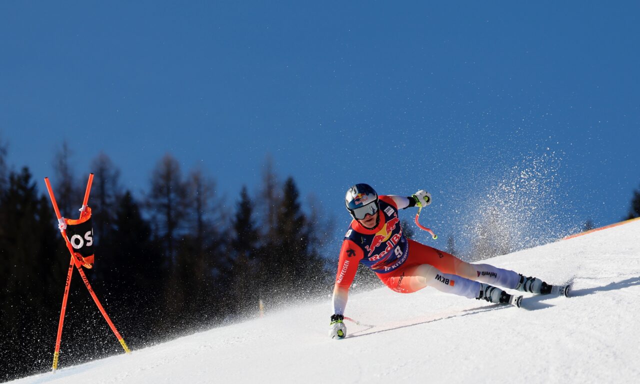 Franjo von Allmen se fait une frayeur à Kitzbühel