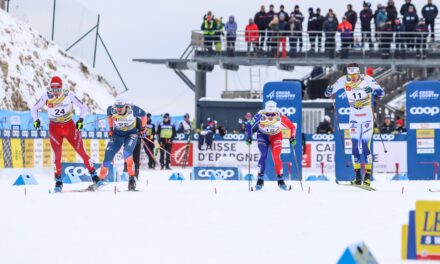 Valerio Grond au pied du podium en Engadine