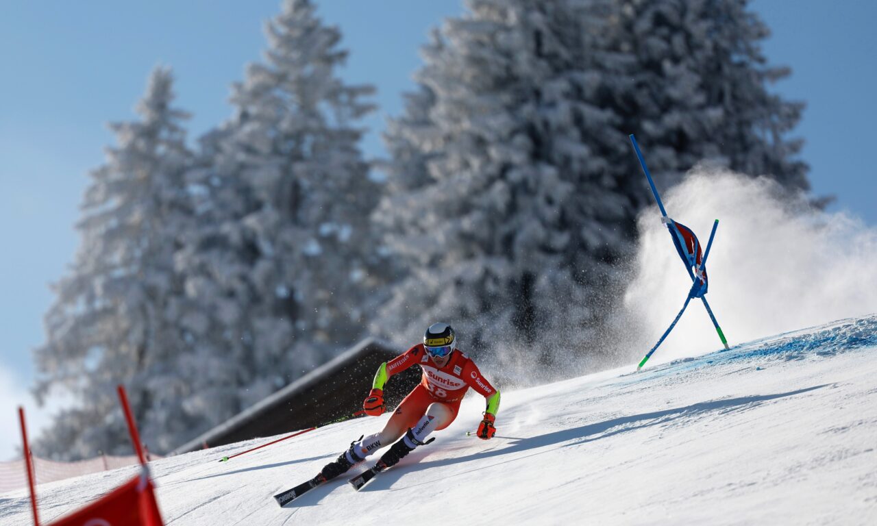 Lenz Hächler sur le podium à Bjelasnica en Bosnie