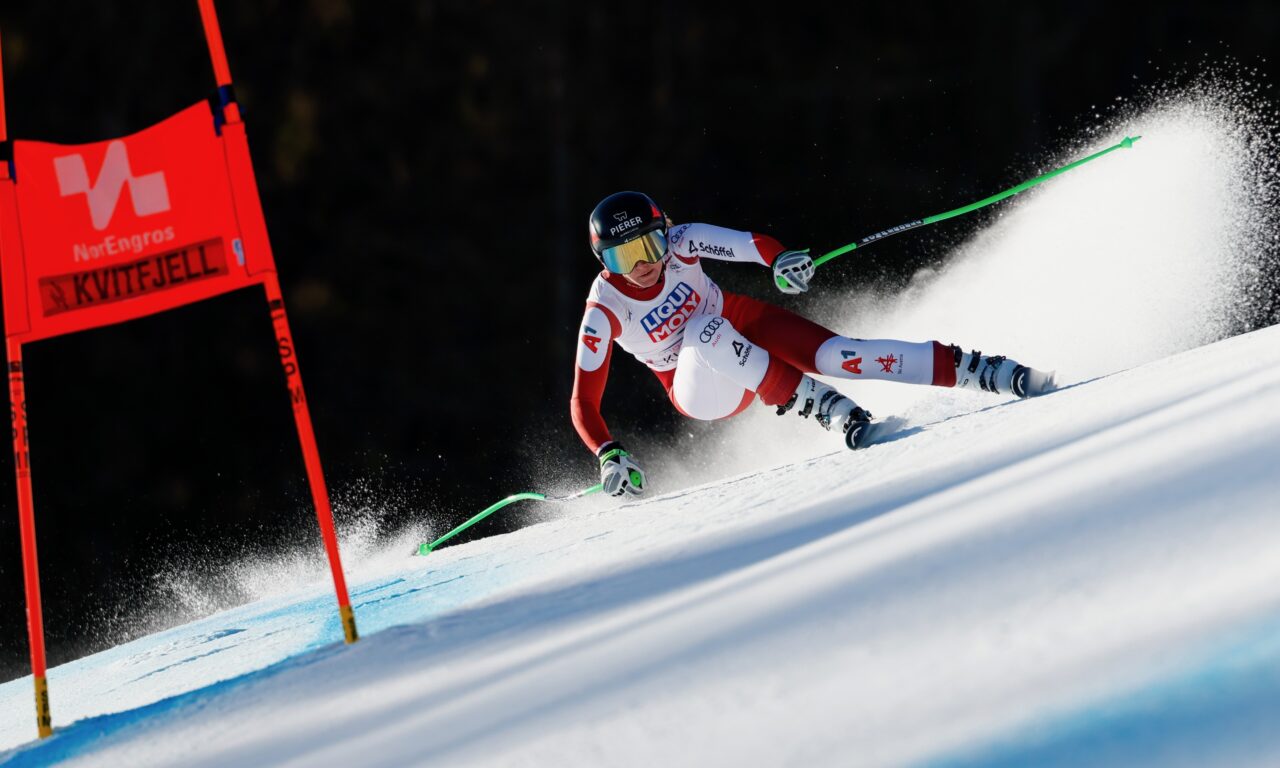 Conny Hütter devant la surprise Emma Aicher à Kvitfjell