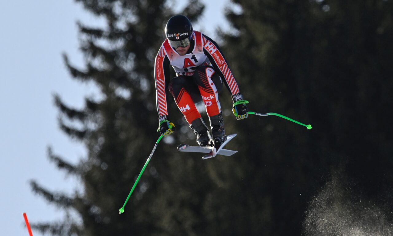 Blessé, Cameron Alexander rentre au Canada