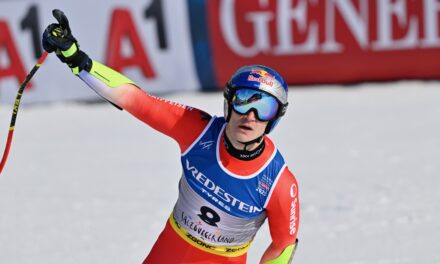 Marco Odermatt sur le toit du monde en super-G!