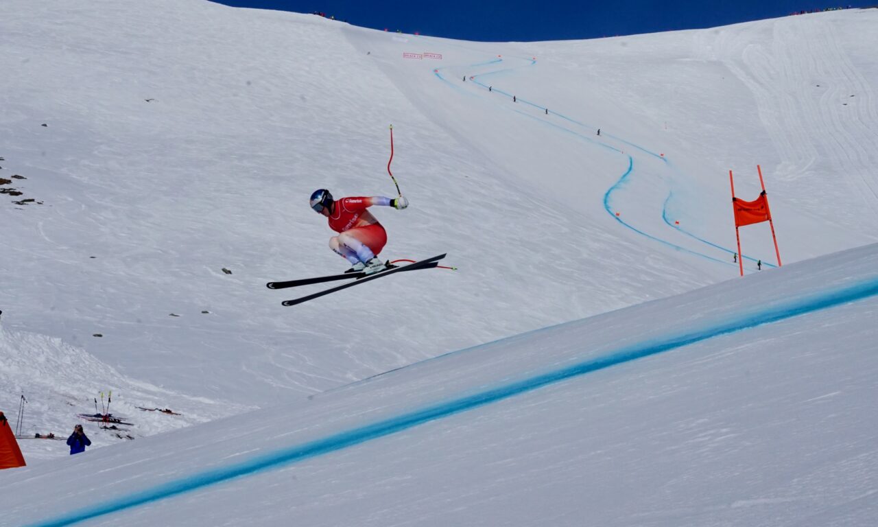 Les stars font la loi lors de la descente des Championnats de Suisse