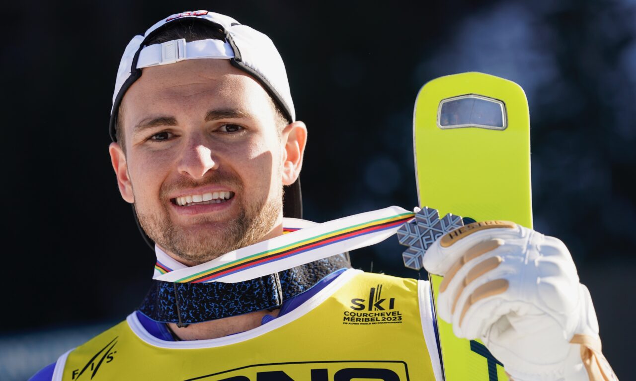 Le slalomeur AJ Ginnis doit encore faire une pause