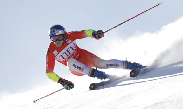 Marco Odermatt donne le ton, la météo joue des tours