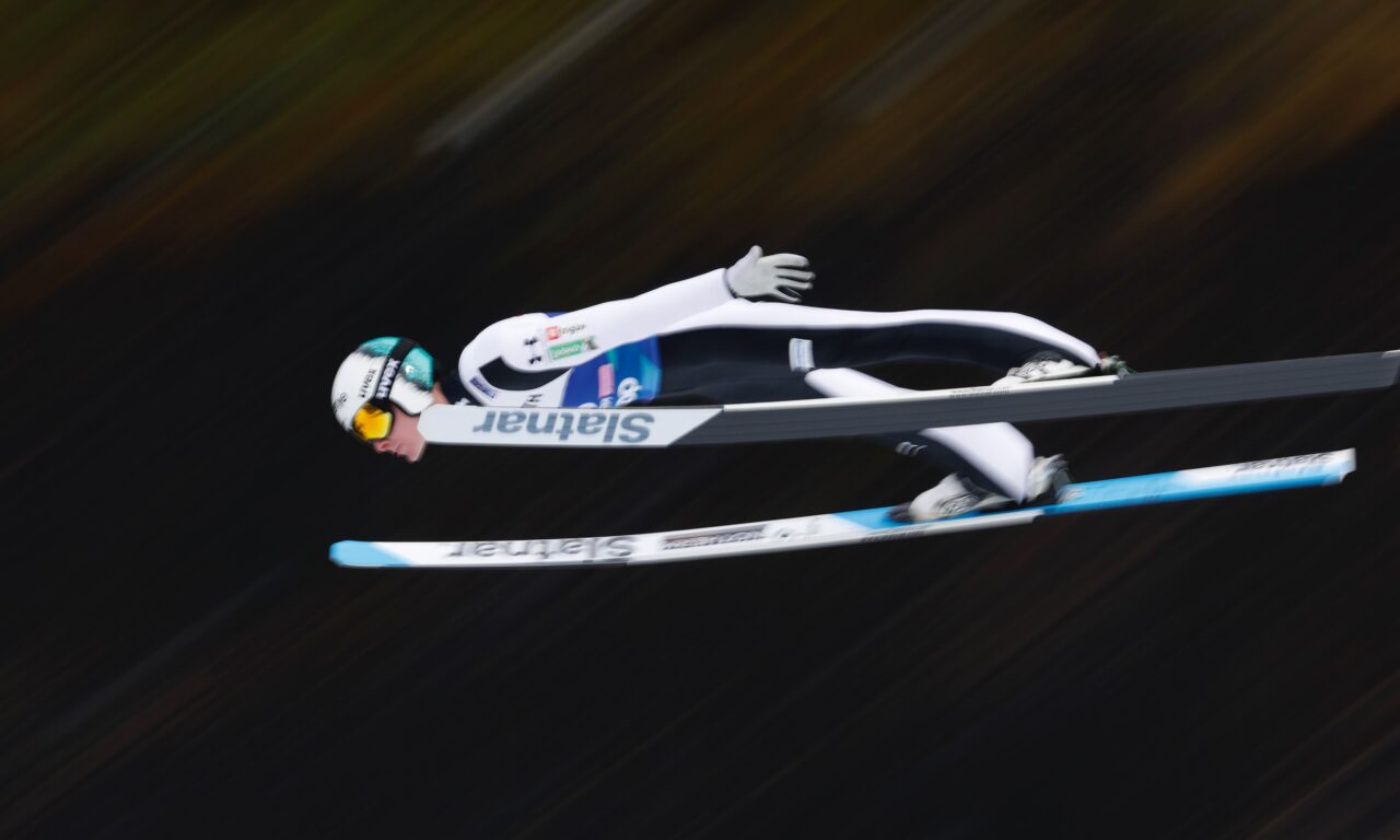 Domen Prevc écrase déjà la Tournée dès la première étape