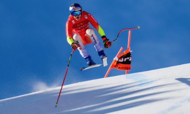 Marco Odermatt souffle la victoire à Franjo von Allmen sur la Streif