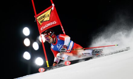 Loïc Meillard vole sur la Planai