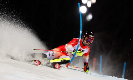 Loïc Meillard sort, Tanguy Nef 9e à Schladming