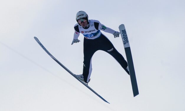 Domen Prevc double la mise au Japon, Suisses discrets