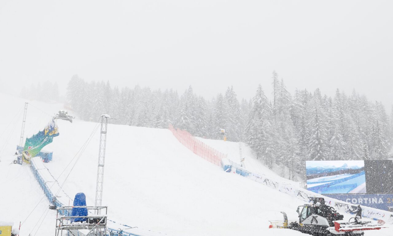 Le premier entraînement de la descente dames déjà à la trappe