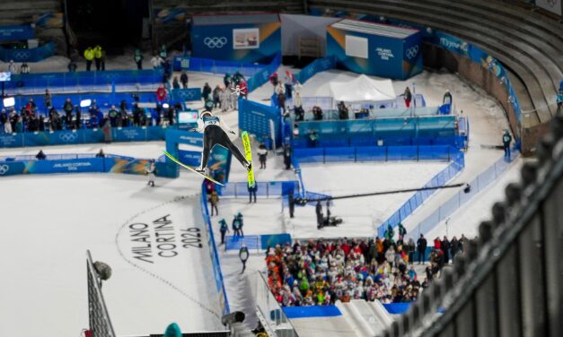 Anna Odine Strøm double la mise sur grand tremplin