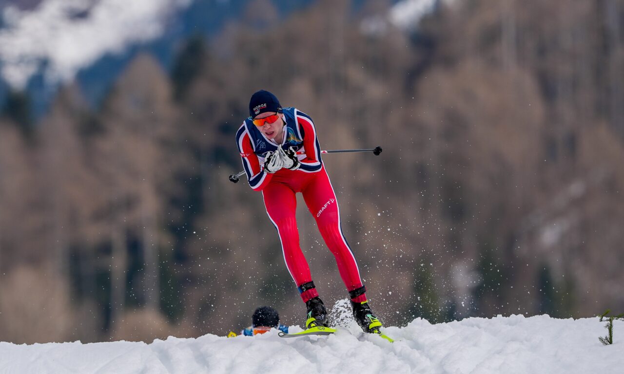 Jens Lurås Oftebro saisit l&rsquo;or en combiné nordique