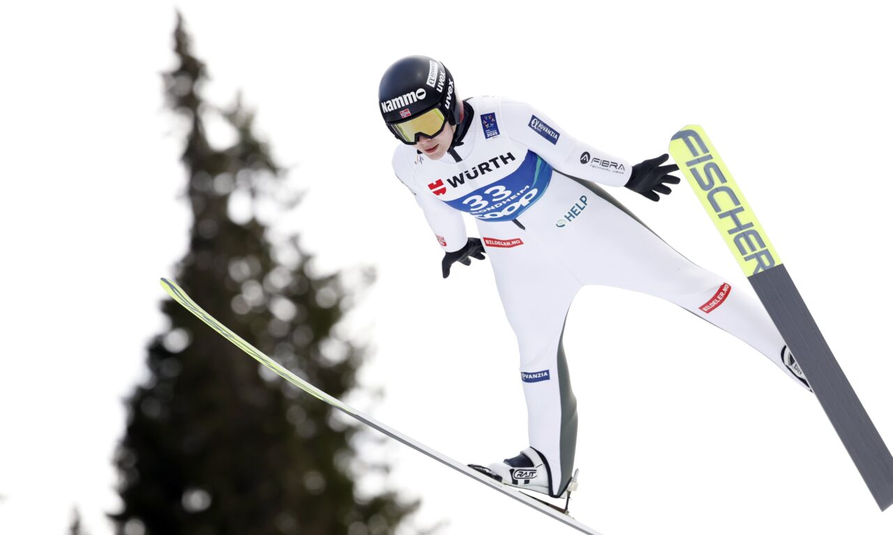 Anna Odine Strøm s&rsquo;offre l&rsquo;or devant Nika Prevc