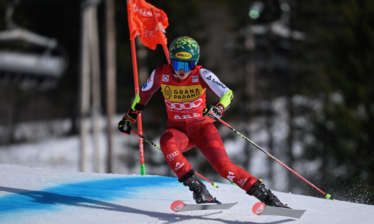 Camille Rast sortie, Julia Scheib prend la victoire et le Globe